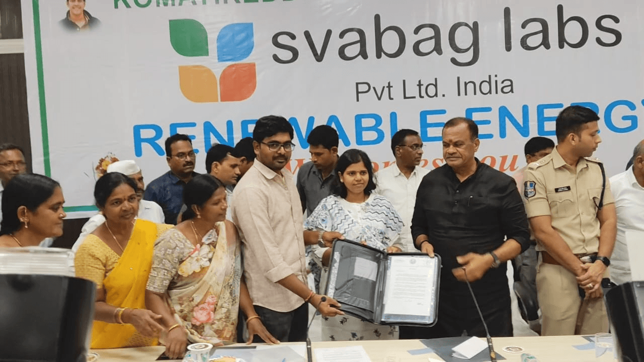 Honble Minister of Telanagana Shri Komatireddy VenkatReddy gaaru awarding pilot project to Svabag Labs